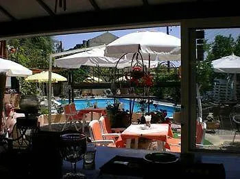 Argo Pool & Bar Μπενίτσες