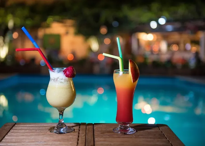 Ξενοδοχείο με διαμερίσματα Argo Pool & Bar