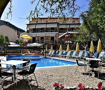 Argo Pool & Bar Appart hôtel Benitses (Corfu)