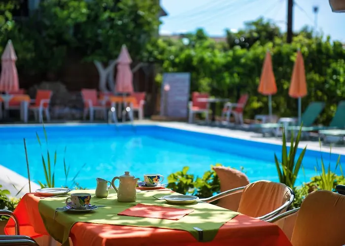 Argo Pool & Bar Aparthotel