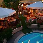 Argo Pool & Bar アパートホテル ベニテス