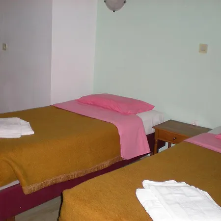 Argo Pool & Bar Apartahotel 2*