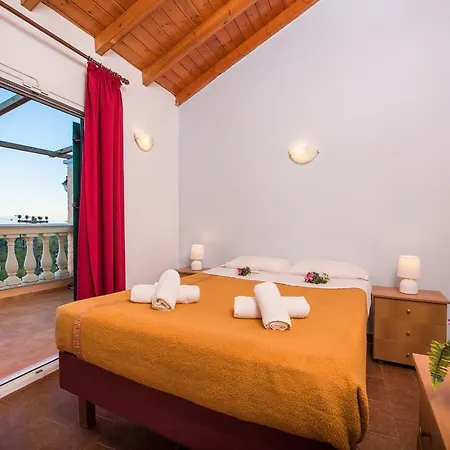 Lejlighedshotel Argo Pool & Bar 4*
